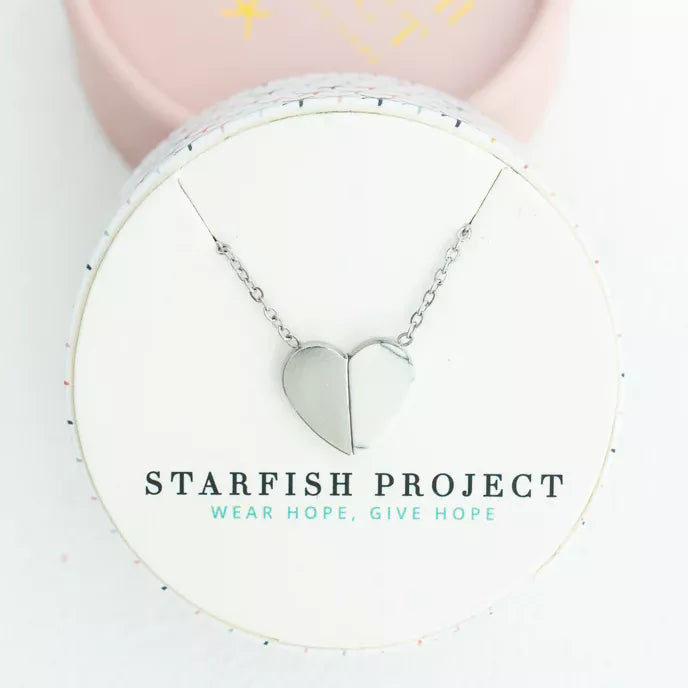 Alexis Silver Heart Necklace Box Shot